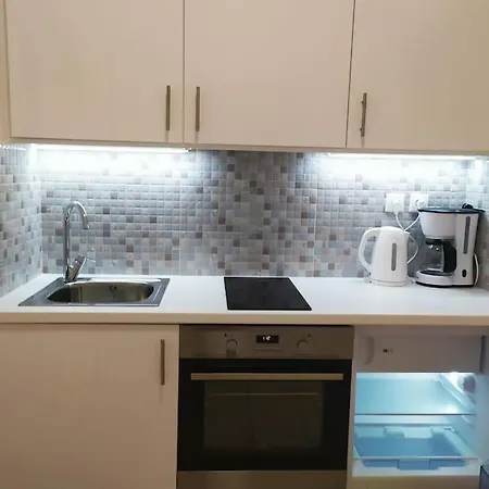 Sunset By The Sea 2 Loutráki