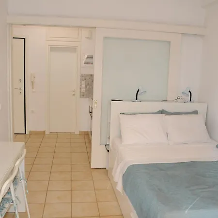 Sunset By The Sea 2 Loutráki