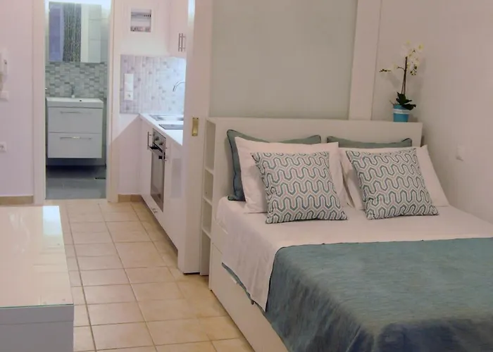 Sunset By The Sea 2 Loutráki