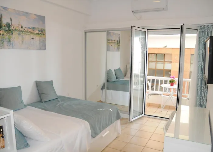 Sunset By The Sea 2 Apartament *