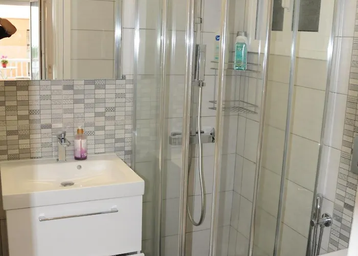 Sunset By The Sea 2 Loutráki